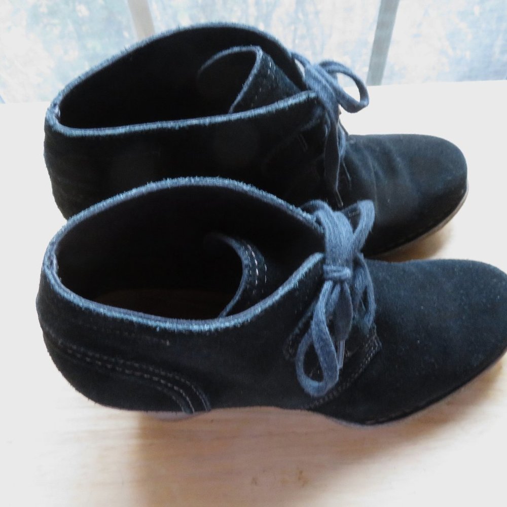 Clarks Artisan Black Suede Ankle Boots Shoes Size 8 M